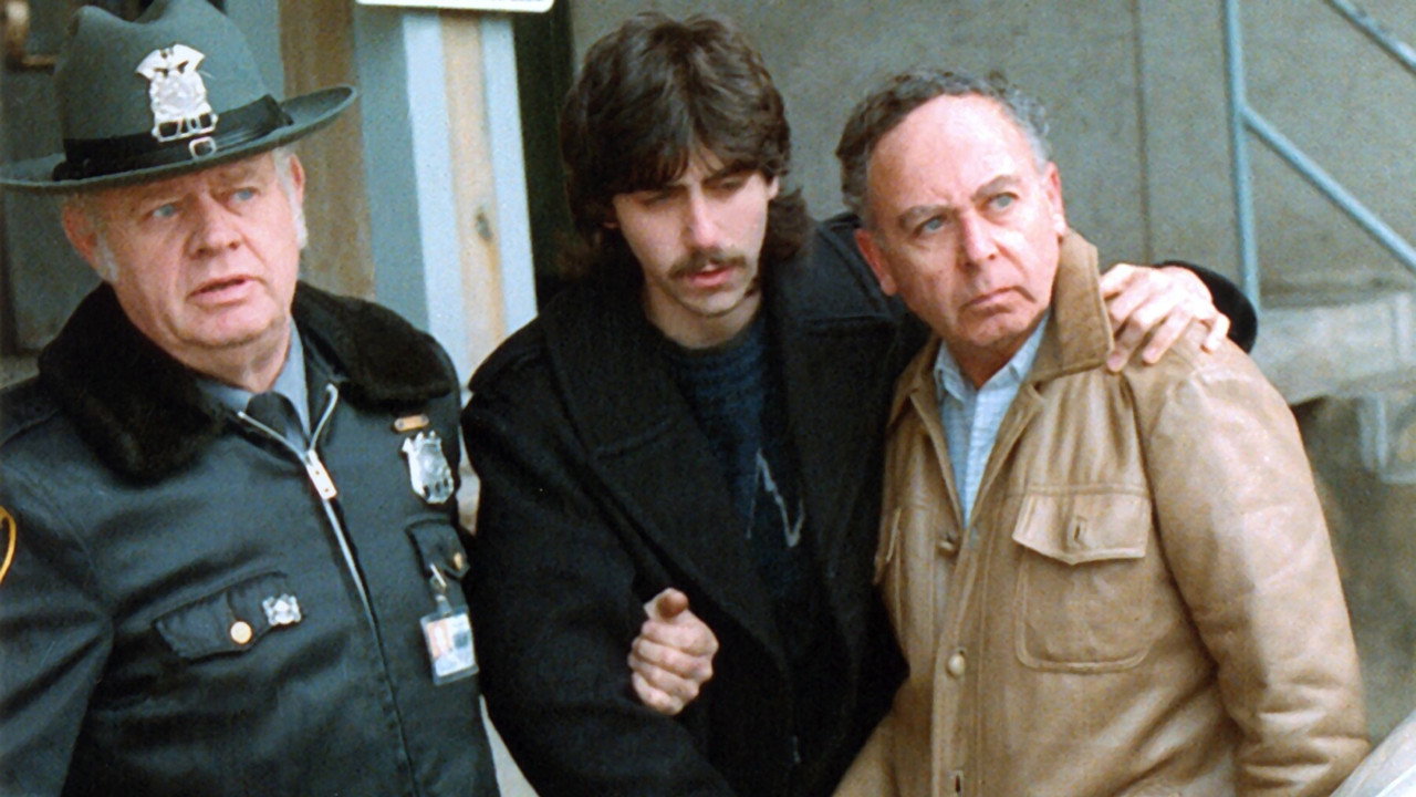 Capturing the Friedmans (2003) backdrop artwork