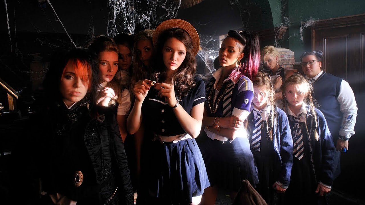 St Trinian's 2: The Legend of Fritton's Gold (2009) backdrop artwork