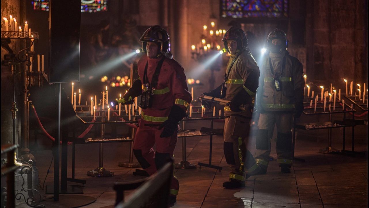 Notre-Dame on Fire (2022) backdrop artwork