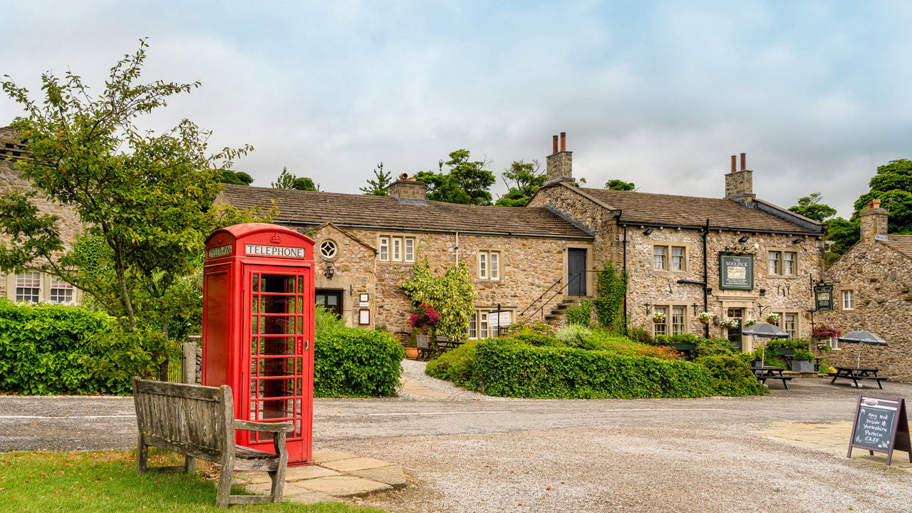 Emmerdale (1972) series backdrop artwork