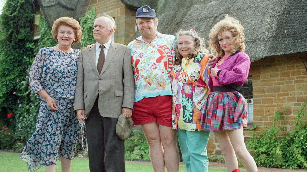 Keeping Up Appearances (1990) series backdrop artwork