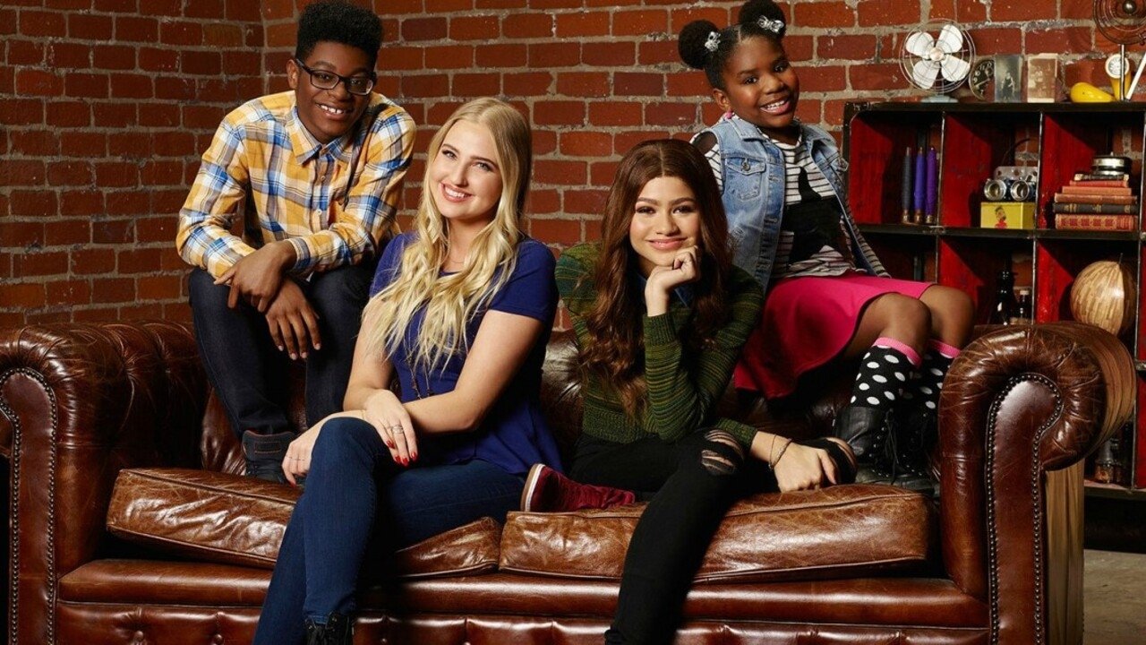 K.C. Undercover (2015) series backdrop artwork